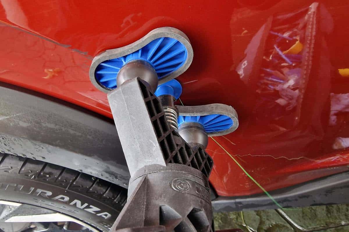 Mobile vehicle repair services